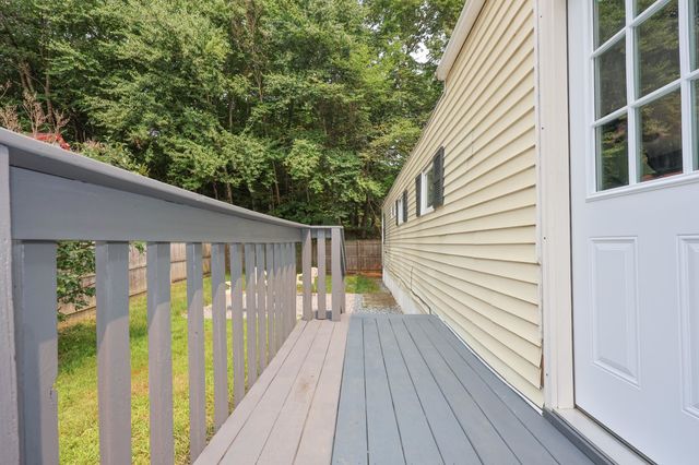 14 Christmas Tree Park, Epsom, NH 03234