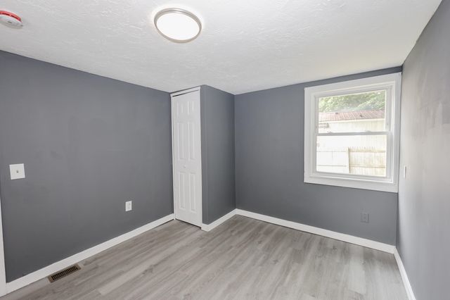 14 Christmas Tree Park, Epsom, NH 03234