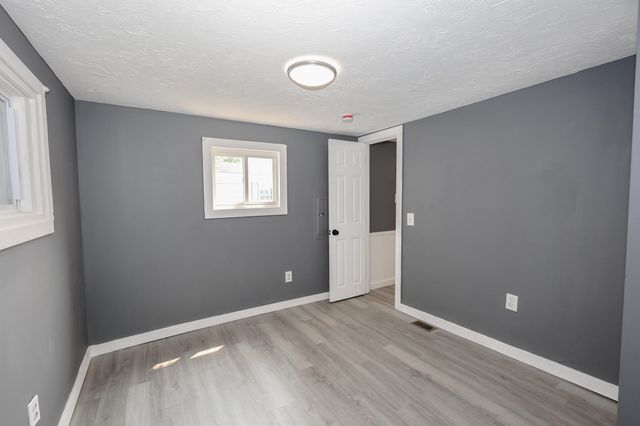 14 Christmas Tree Park, Epsom, NH 03234