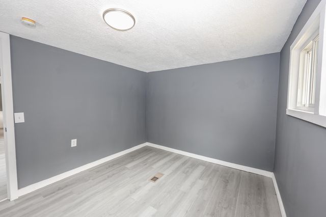 14 Christmas Tree Park, Epsom, NH 03234