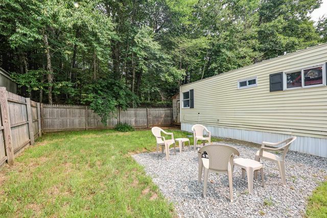 14 Christmas Tree Park, Epsom, NH 03234