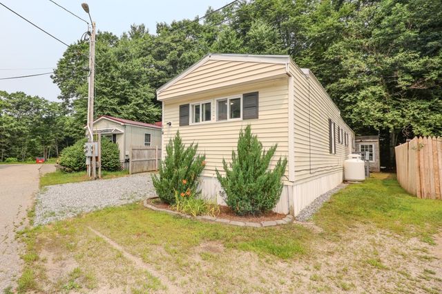 14 Christmas Tree Park, Epsom, NH 03234