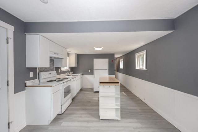 14 Christmas Tree Park, Epsom, NH 03234