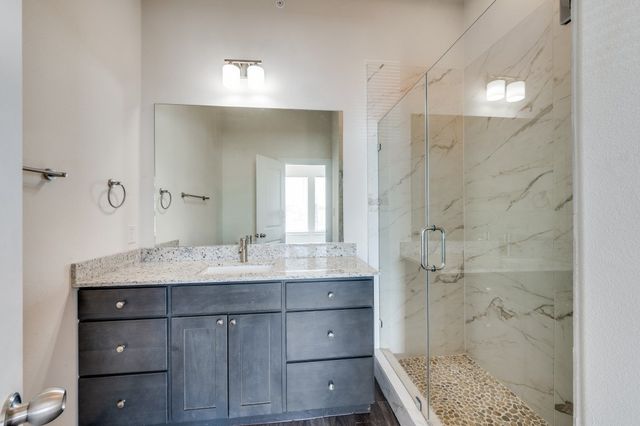 710 Benge Drive 714-E, Arlington, TX 76013