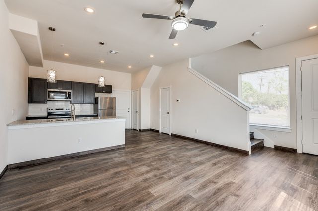 710 Benge Drive 714-E, Arlington, TX 76013