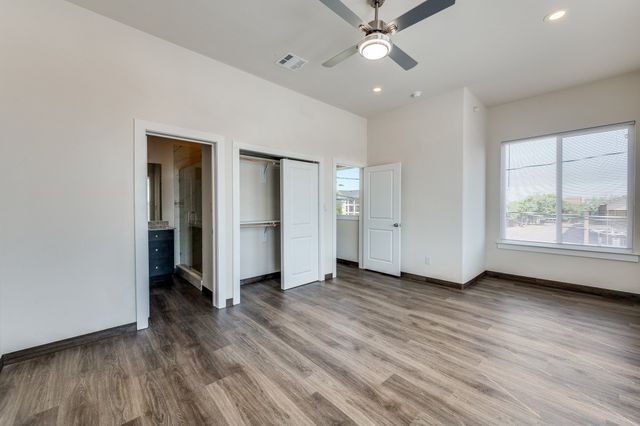 710 Benge Drive 714-E, Arlington, TX 76013