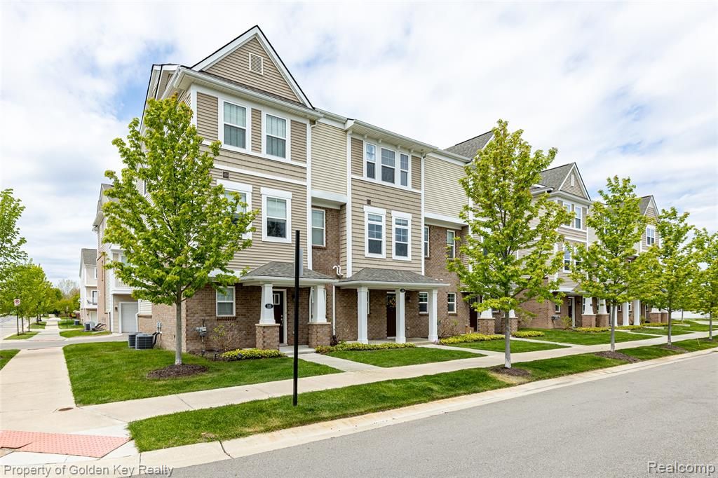 189 Monument Lane, Wixom, MI 48393