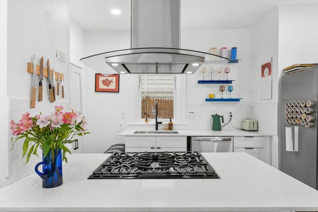 70 Saint Rose 1, Boston, MA 02131