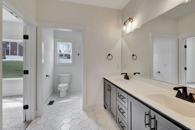 1038 Camden Trl, Greenbrier, TN 37073