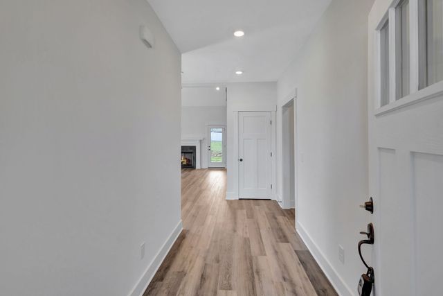 1038 Camden Trl, Greenbrier, TN 37073