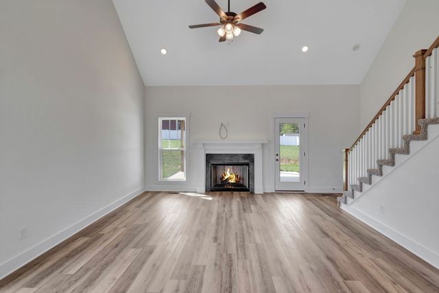 1038 Camden Trl, Greenbrier, TN 37073