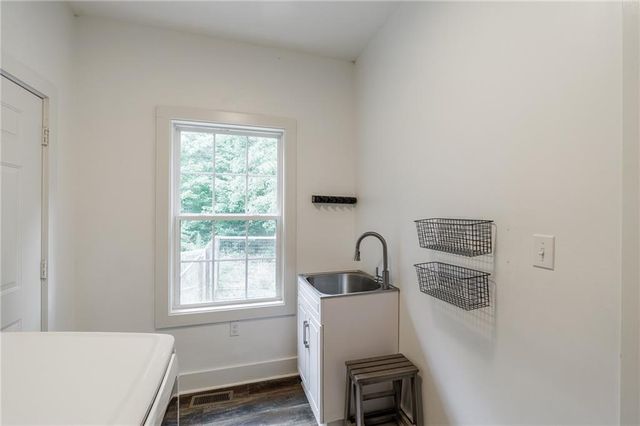 930 James Holcomb Road, Hull, GA 30646