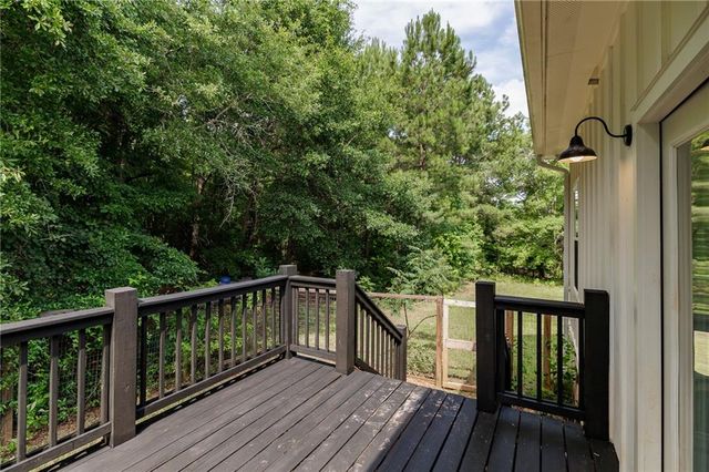 930 James Holcomb Road, Hull, GA 30646