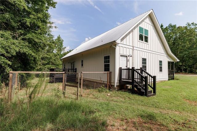 930 James Holcomb Road, Hull, GA 30646