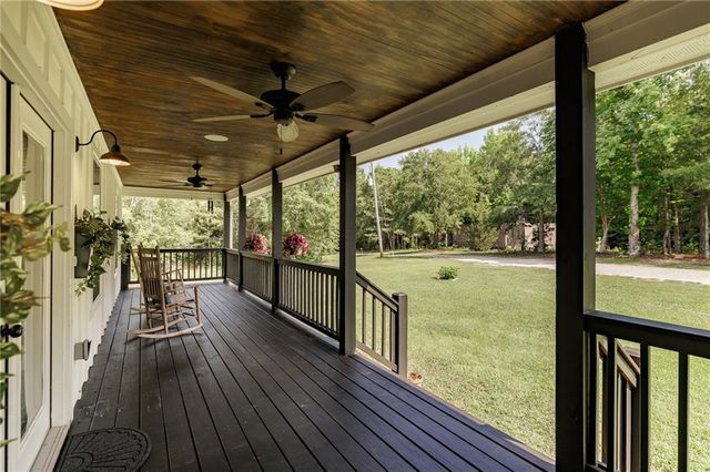 930 James Holcomb Road, Hull, GA 30646