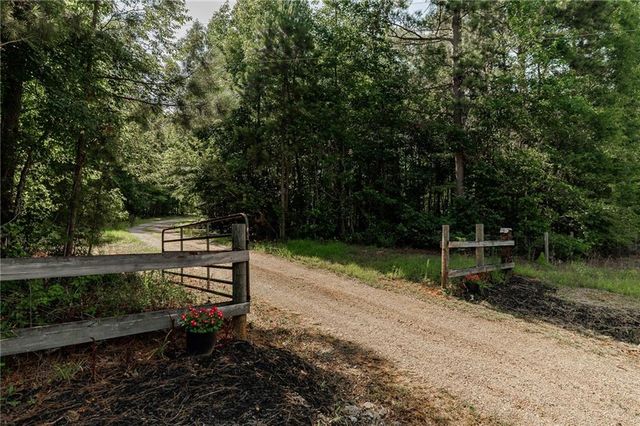 930 James Holcomb Road, Hull, GA 30646