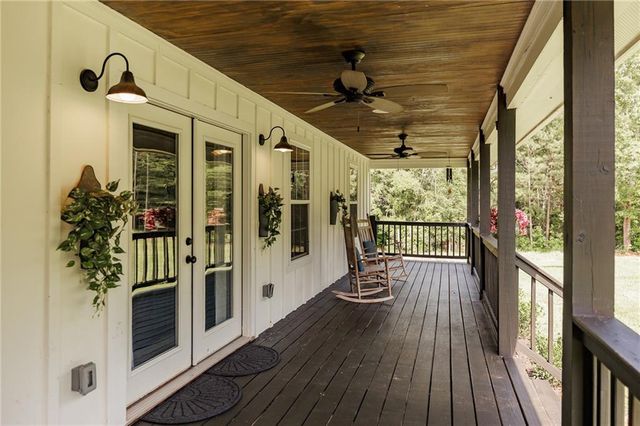 930 James Holcomb Road, Hull, GA 30646