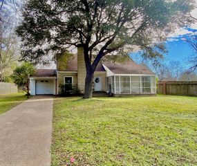 102 N Gordon Drive, Crockett, TX 75835