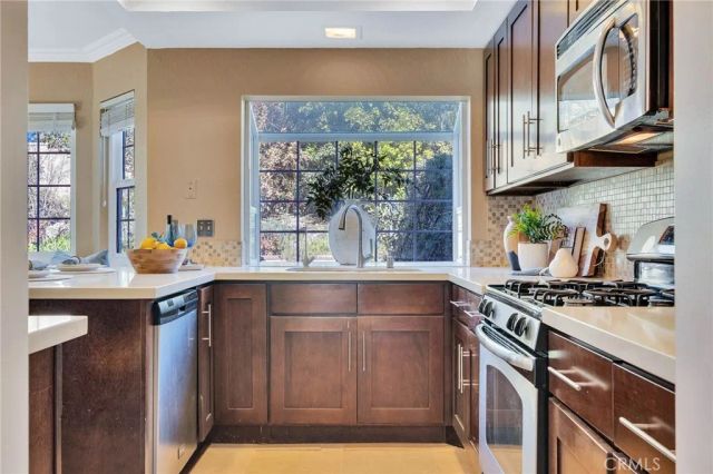 907 Pineridge Street, Upland, CA 91784