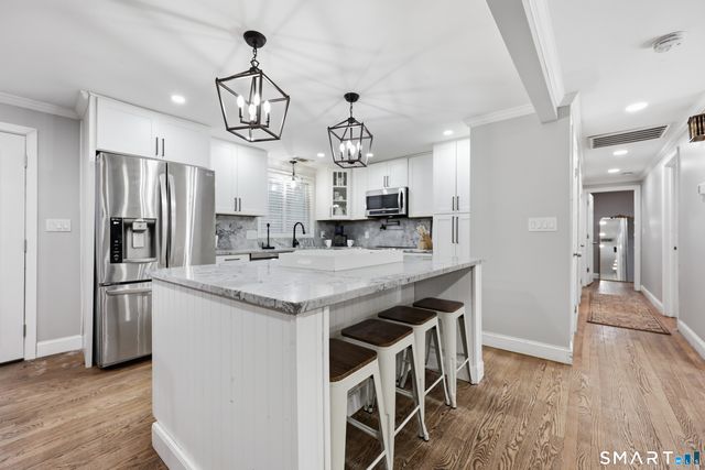 8 Old Field Road, Farmington, CT 06085