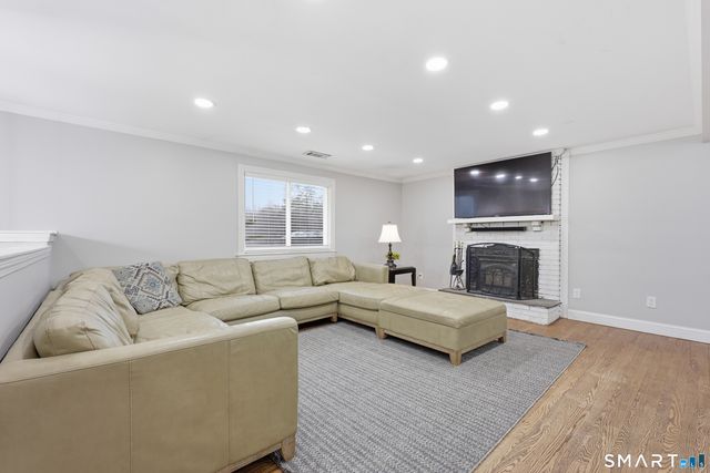 8 Old Field Road, Farmington, CT 06085