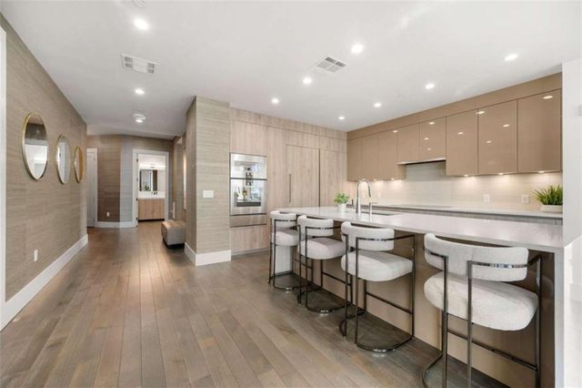 3107 Peachtree Road NE 1804, Atlanta, GA 30305