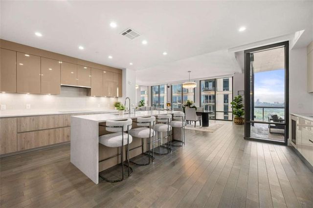 3107 Peachtree Road NE 1804, Atlanta, GA 30305
