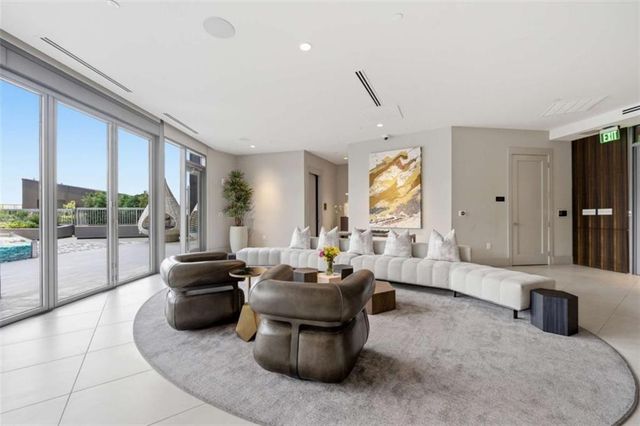 3107 Peachtree Road NE 1804, Atlanta, GA 30305
