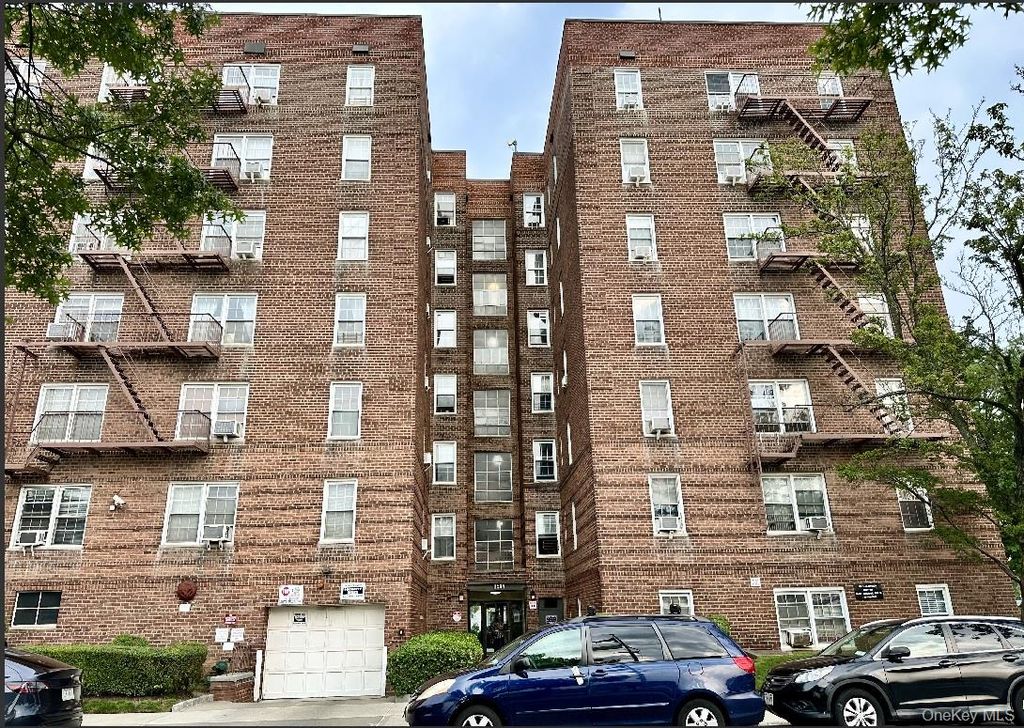 85-04 63rd Drive 6J1, Rego Park, NY 11374 — exterior