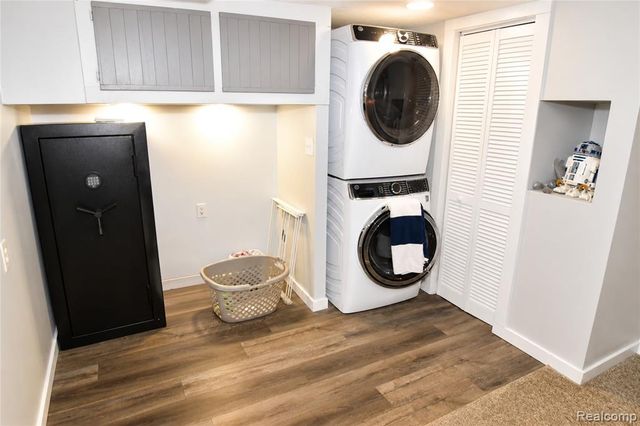 1405 Middle Road, Highland, MI 48357