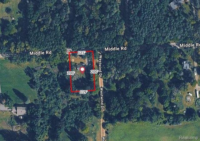 1405 Middle Road, Highland, MI 48357