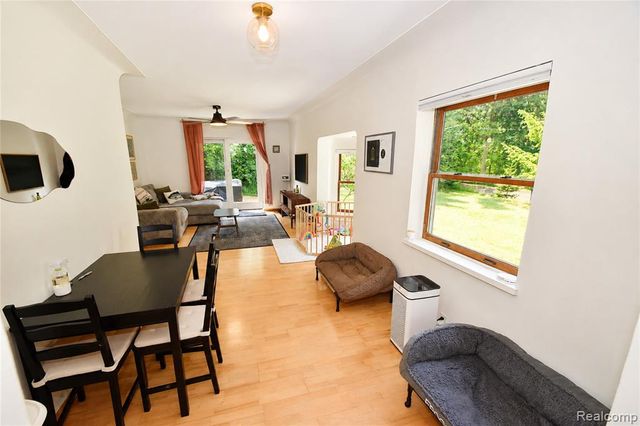 1405 Middle Road, Highland, MI 48357
