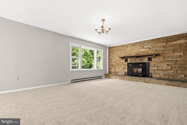 12404 WALLACE LN, Upper Marlboro, MD 20772