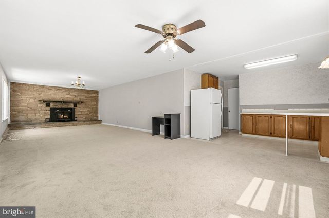 12404 WALLACE LN, Upper Marlboro, MD 20772