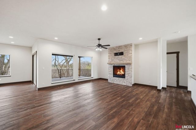 1044 Tuscan Trail, Hickman, NE 68372