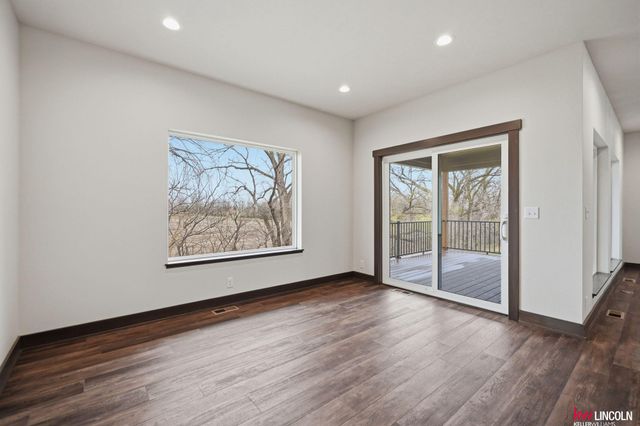 1044 Tuscan Trail, Hickman, NE 68372