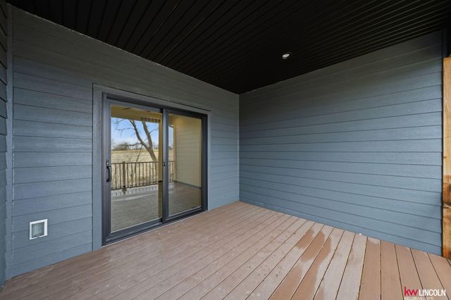1044 Tuscan Trail, Hickman, NE 68372