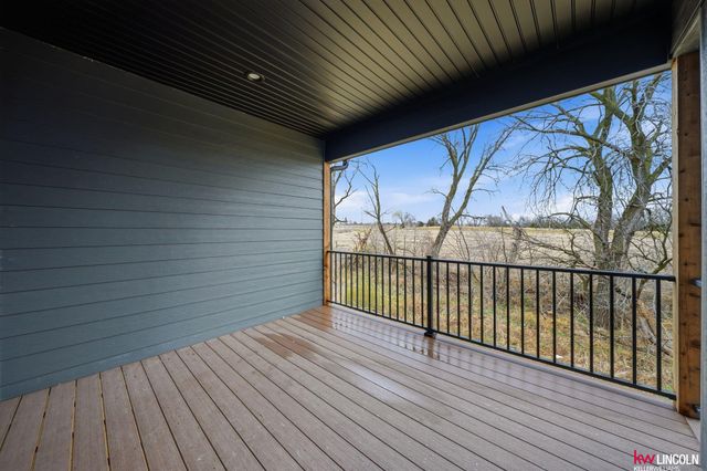 1044 Tuscan Trail, Hickman, NE 68372