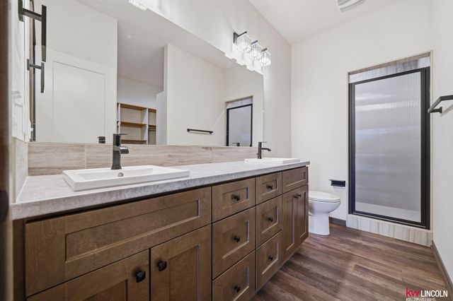 1044 Tuscan Trail, Hickman, NE 68372