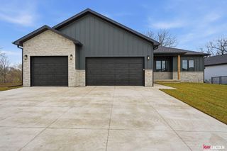 1044 Tuscan Trail, Hickman, NE 68372