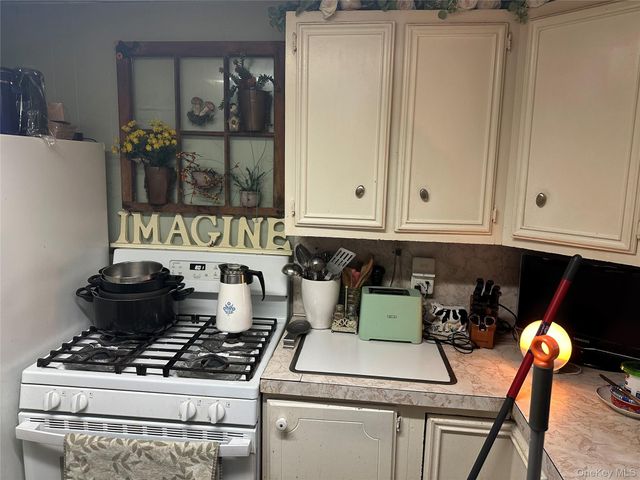 2 Willett Avenue, Sayville, NY 11782