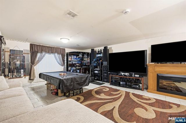 114 4th Street, Newark, NJ 07107