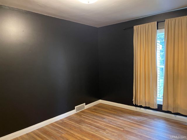 224 E Coolidge Avenue, Ironwood, MI 49938