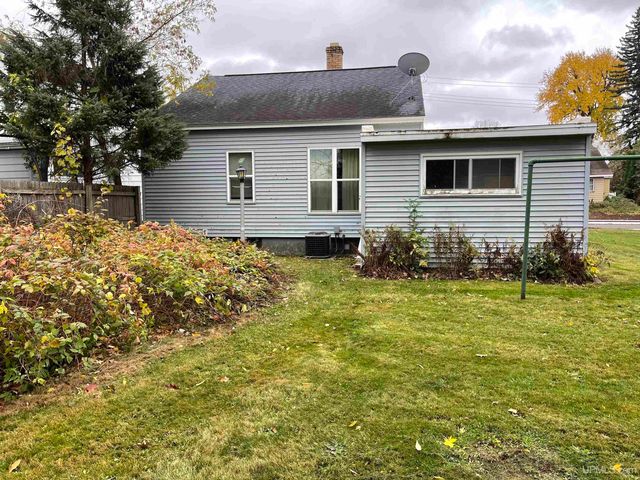 224 E Coolidge Avenue, Ironwood, MI 49938