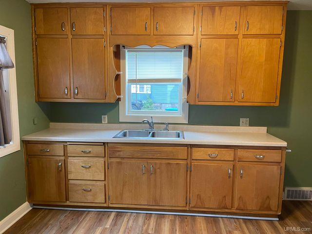 224 E Coolidge Avenue, Ironwood, MI 49938