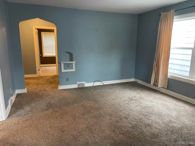 224 E Coolidge Avenue, Ironwood, MI 49938