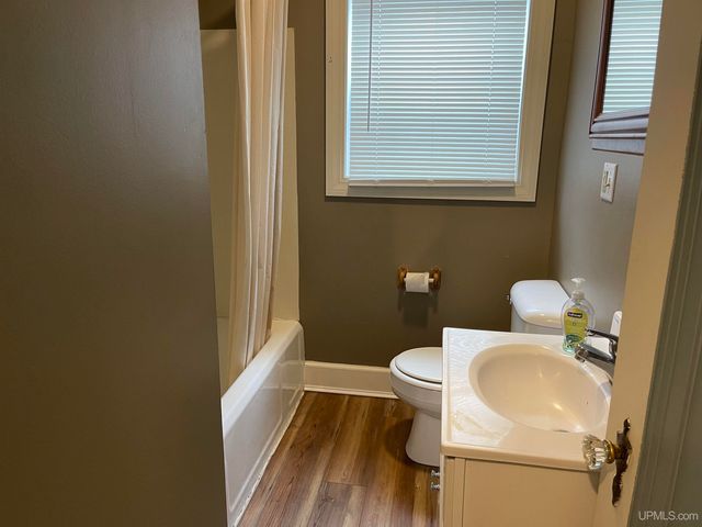 224 E Coolidge Avenue, Ironwood, MI 49938