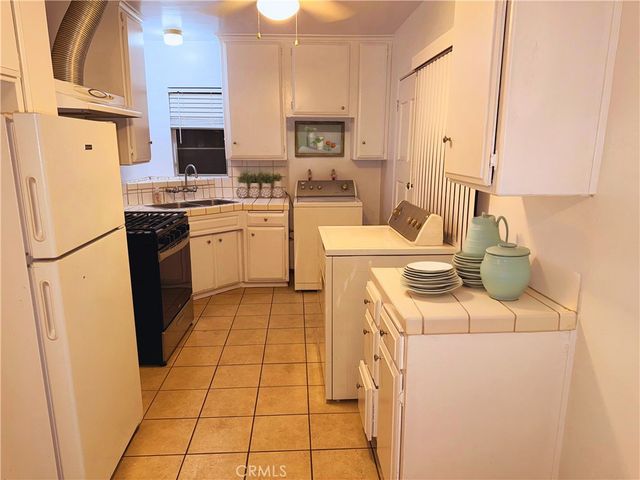 843 W Walnut B, Monrovia, CA 91016