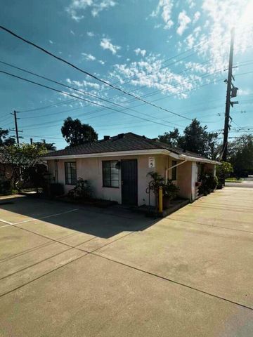 843 W Walnut B, Monrovia, CA 91016