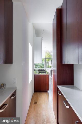 7405 HELMSDALE RD, Bethesda, MD 20817